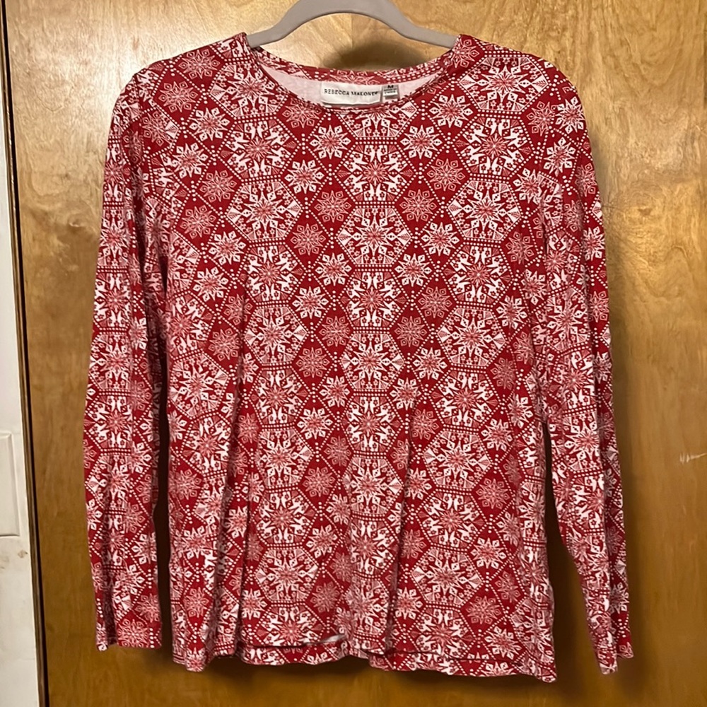 Perfect for winter time long-sleeved tee